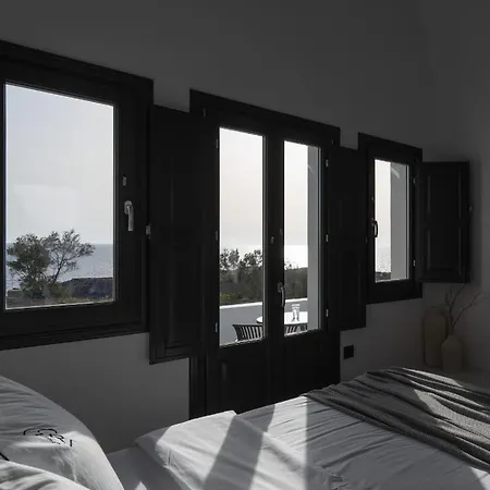 Hotel Akri Suites *