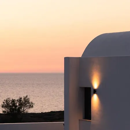 Akri Suites *