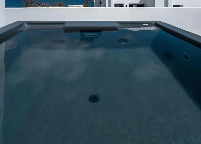 Akri Otel Vourvoúlos